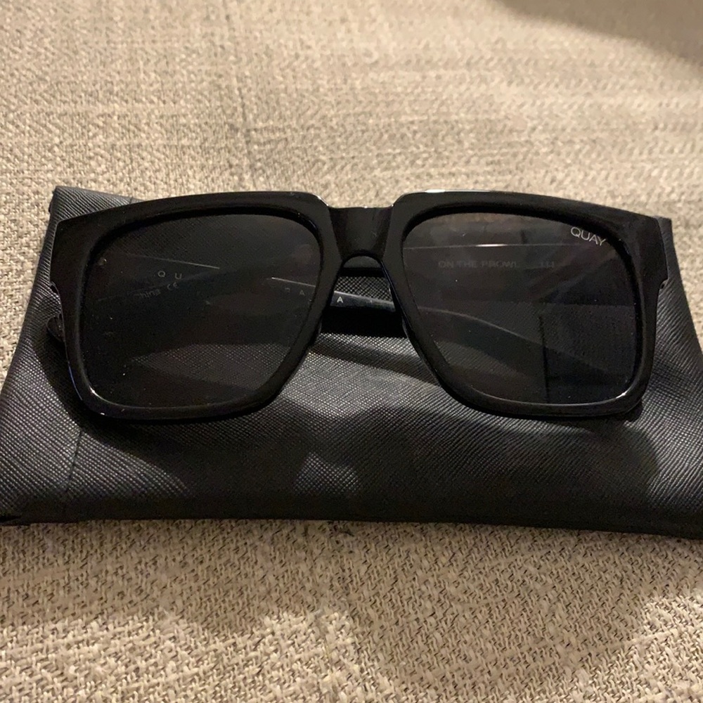 Oversized square QUAY sunglasses